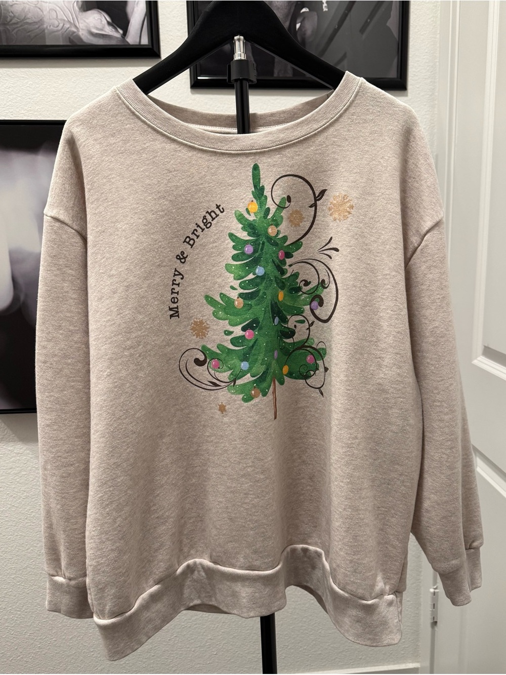 Dec 25th Merry & Bright Christmas Tree  Sweatshirt Women’s XXL/2XL Holiday